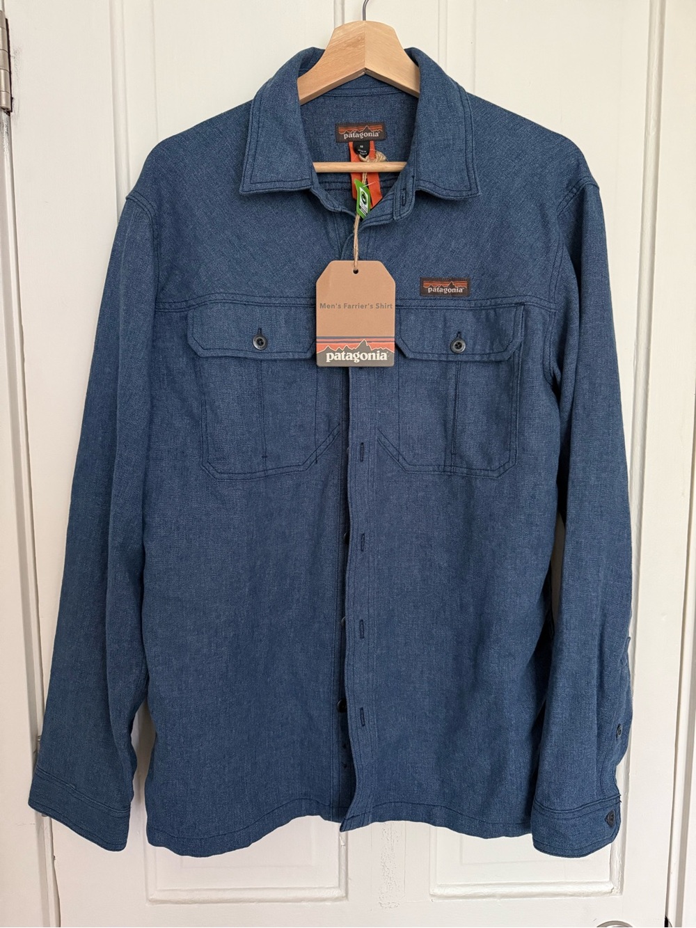 NWT Patagonia Men's Button Up Shirt  - Dark Blue